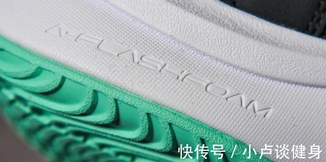 鞋面 开箱冷门球鞋,签名鞋的配置,二百出头的价格!
