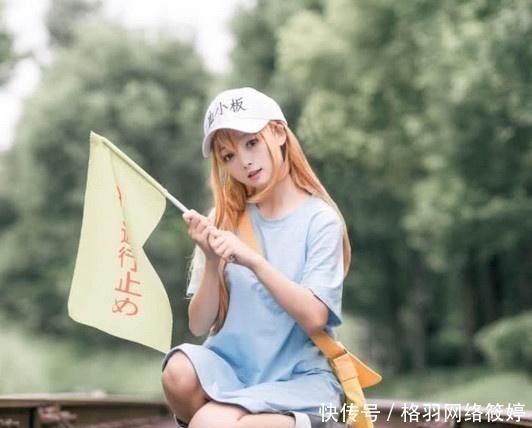 萝莉|血小板最还原的COS，萝莉外表太可爱，网友：不是男孩子就好