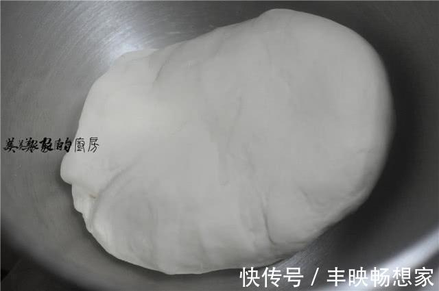 蒸馒头和包子,要学会“三次醒发”,不然出锅后死皮、塌陷口感差