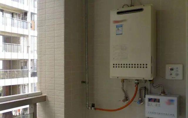 距离|厨房卫生间距离远，用热水成问题！2种做法告诉你热水器这样装