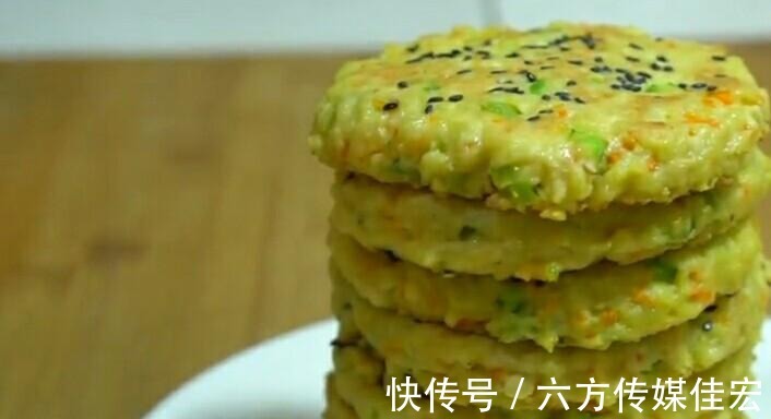电饼铛|豆腐做的比肉还好吃, 一拌一煎六七个饼, 吃货福利来袭!