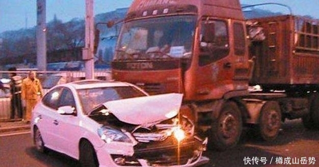 货车司机|大货车让速不让道,故意不刹车碾压违规小轿车?原因真的很现实