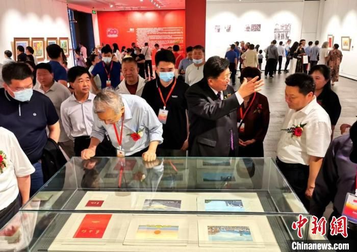 孟宪|大型音乐舞蹈史诗《东方红》舞美设计原稿首现江苏展览