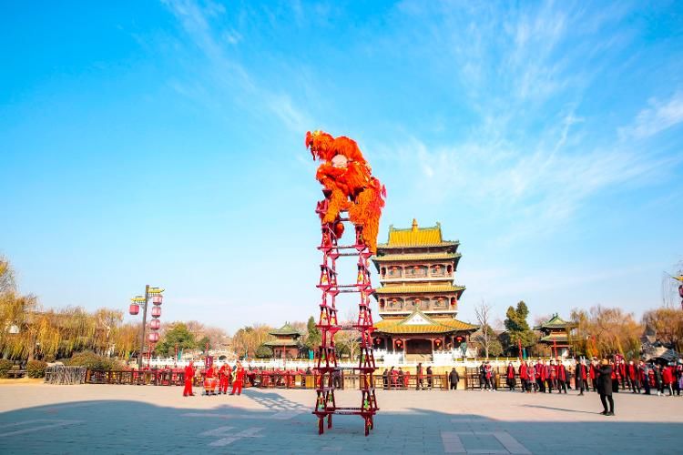 天塔|天塔狮舞贺新年 台儿庄古城乐翻天