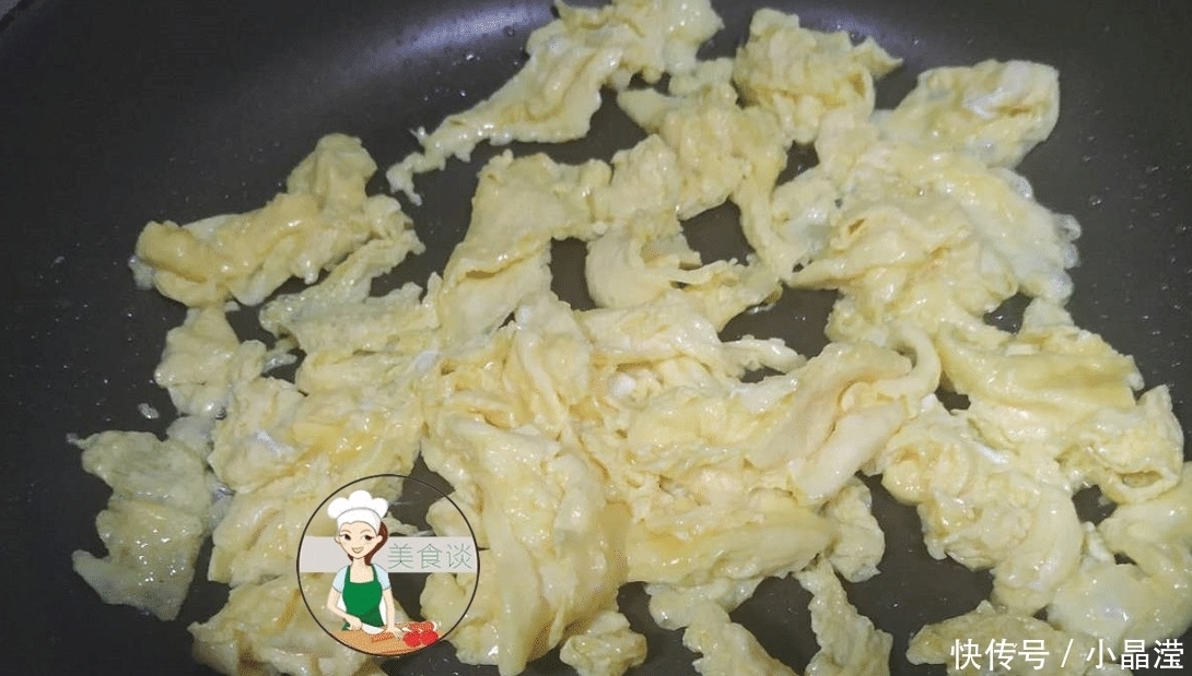 这三样菜一起炒,太鲜美了,鲜香又营养,儿子宁愿不吃肉也要吃它