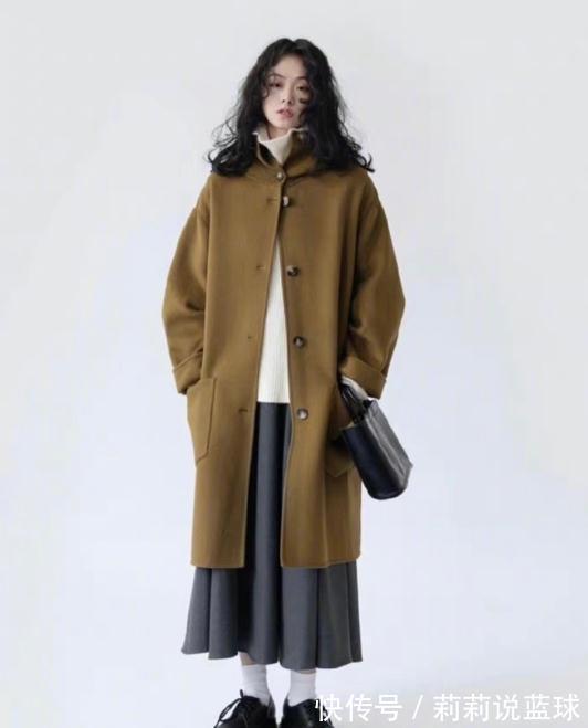 穿搭 女性45岁以后一定要学的穿搭，颜色大气显气质，款式时髦显年轻