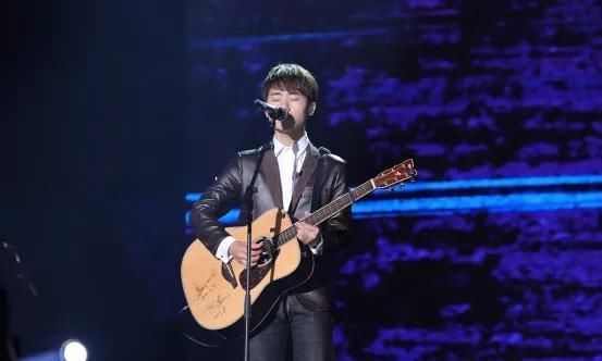 天空之城 他是最惨《中国好声音》冠军,再次参赛轻松夺冠,却依旧不火!