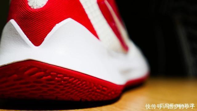 600块前后掌双气垫!Nike再次诠释团队款比签名鞋好