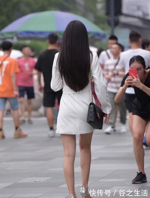 小姐姐 穿搭总要任性一些，才能收获不一样的时尚造型