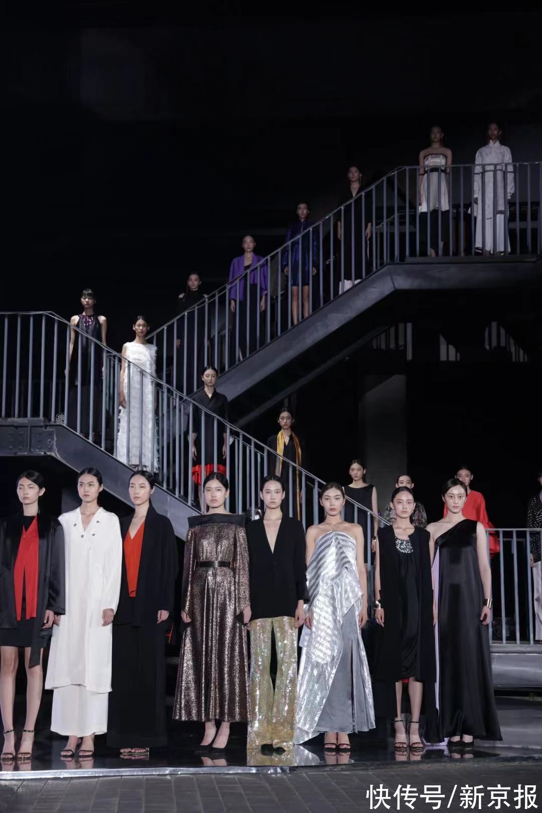 美好时光|当时装周遇上服贸会，首钢园刮起一阵“潮流风”