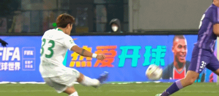 巴頓|從2-5到2-1！青島隊(duì)拿下賽季第三勝，吳金貴的“判斷”很正確