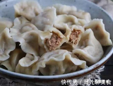 做牛肉馅饺子,想要鲜美多汁皮筋道,抓住3个要点,口感好还简单