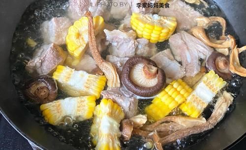 凉拌黄瓜|老公生日，准备2素4荤6道菜，花了200元，网友：菜太少，有点抠门