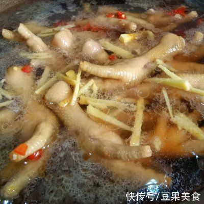  五步搞定红烧鸡爪，色香味俱全，健康美味都可以当零食吃