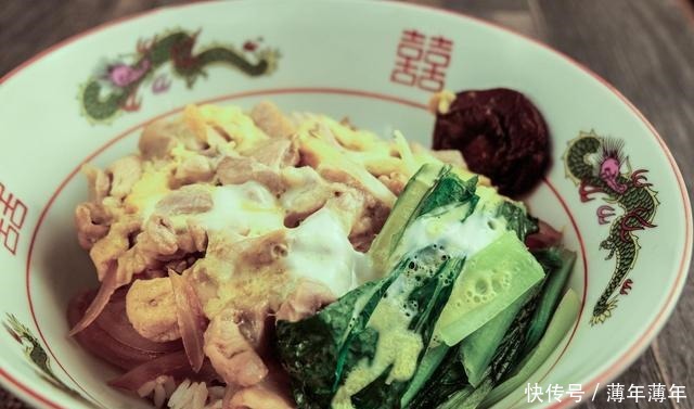 孩子|早餐这样做,孩子最爱吃,一大碗上桌,营养好吃又漂亮,看饿了