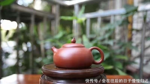 秦始皇有多忙?每天要批阅120斤重的竹简奏章\",\"i10\":\"简牍的100种声音|懂壶人分享3个方法,轻松鉴别代工壶!
