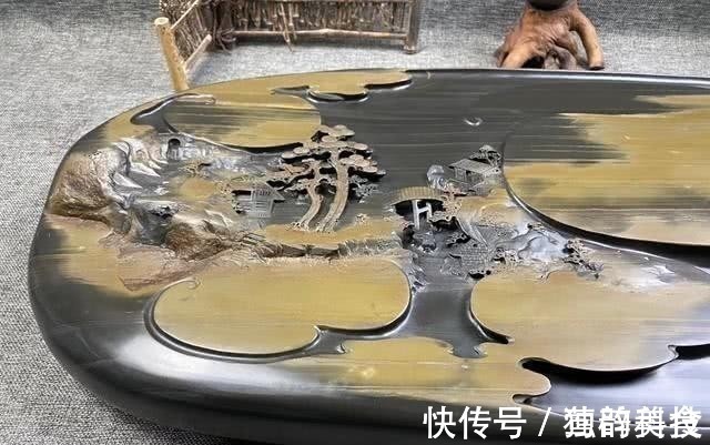 高低级#把一块色彩斑斓的石头,用刀雕刻出来,成品像极了一幅山水画