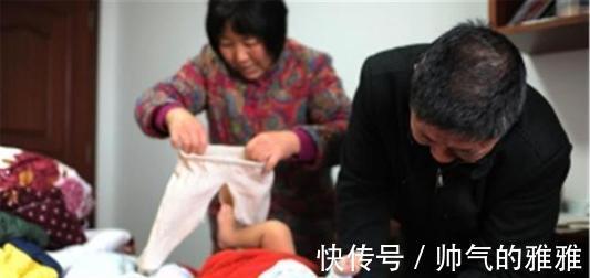 父母|老人帮忙带娃跟没老人带娃，3个家庭前后对比，差距一目了然！