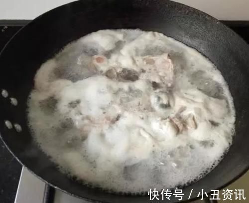猪棒骨|它比排骨便宜,比牛羊肉温和,一斤只需十块钱,炖上一锅真解馋