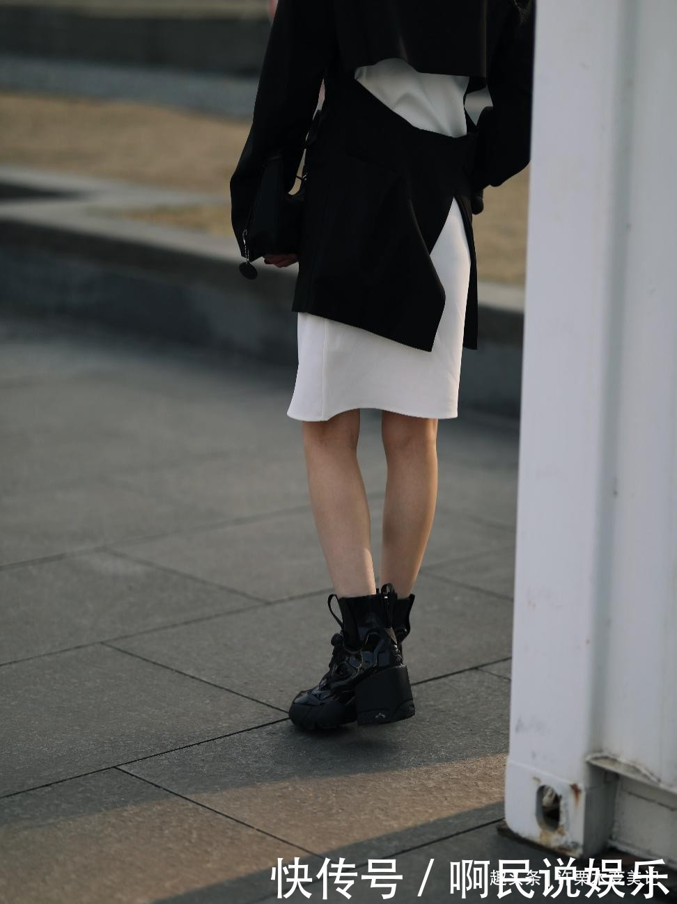 女人不管穿啥,建议少挑这3种“颜色”,显老没气质,被人说邋遢