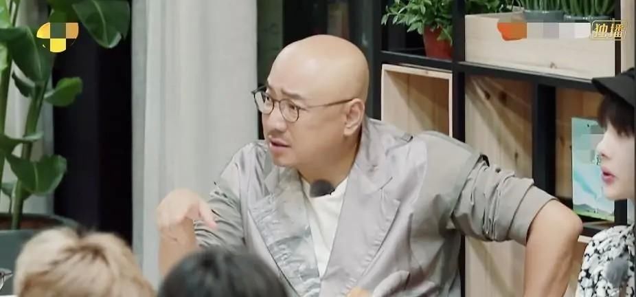  宁静|宁静、黄龄没加微信场面尴尬 七人女团拉帮结派 居然还有团中团？