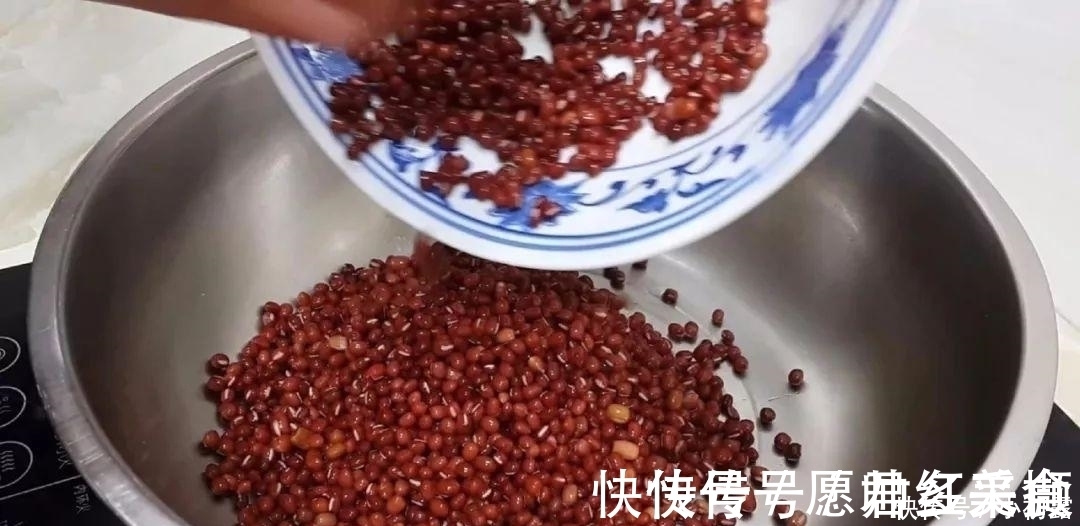 红薯这样做才最好吃,一蒸一切,比豆沙糕都好吃,一口一个真解馋