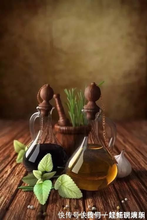 把这些东西倒进花盆里,家里的花都长疯了!