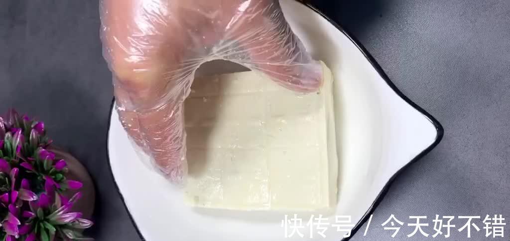 炸豆腐蔬菜丸子,外酥里嫩不回软,吃多不上火,咬上一口满嘴留香