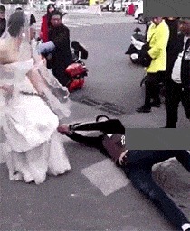 |搞笑GIF趣图：有个好吃懒做的姑娘，找了好几个对象都没有成功