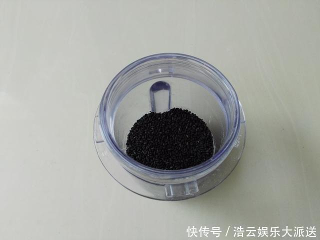 女人的''补血''早餐,每天吃一碗,比玻尿酸还好用,40岁照样少女脸