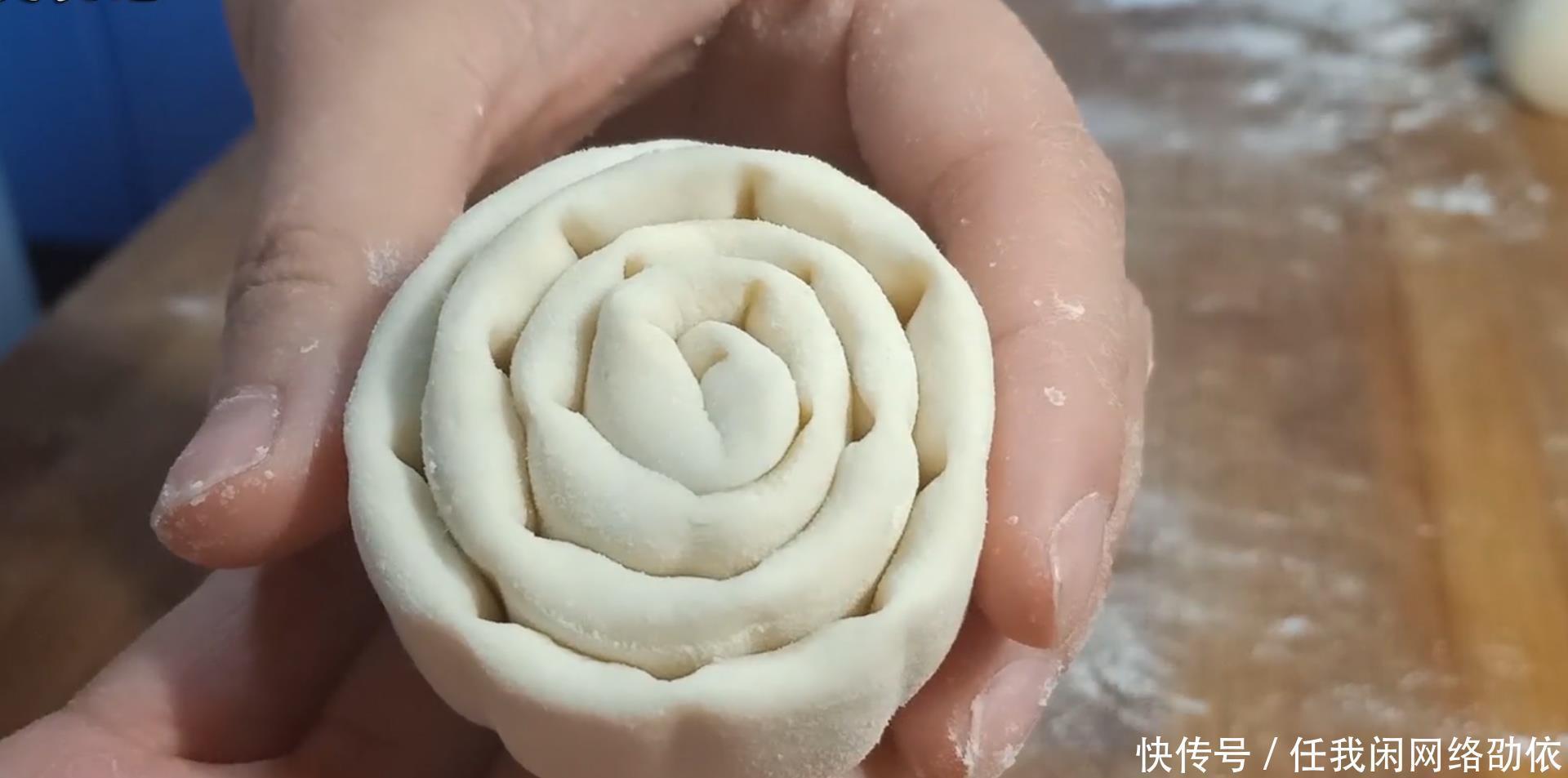 面粉|花卷这样做好看又好吃,只比馒头多一个步骤,就连挑食孩子都爱吃