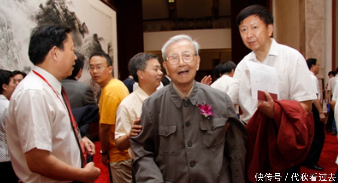 1954年筹备核弹，犹太商人“好心”送来稀缺物资，还好被他识破