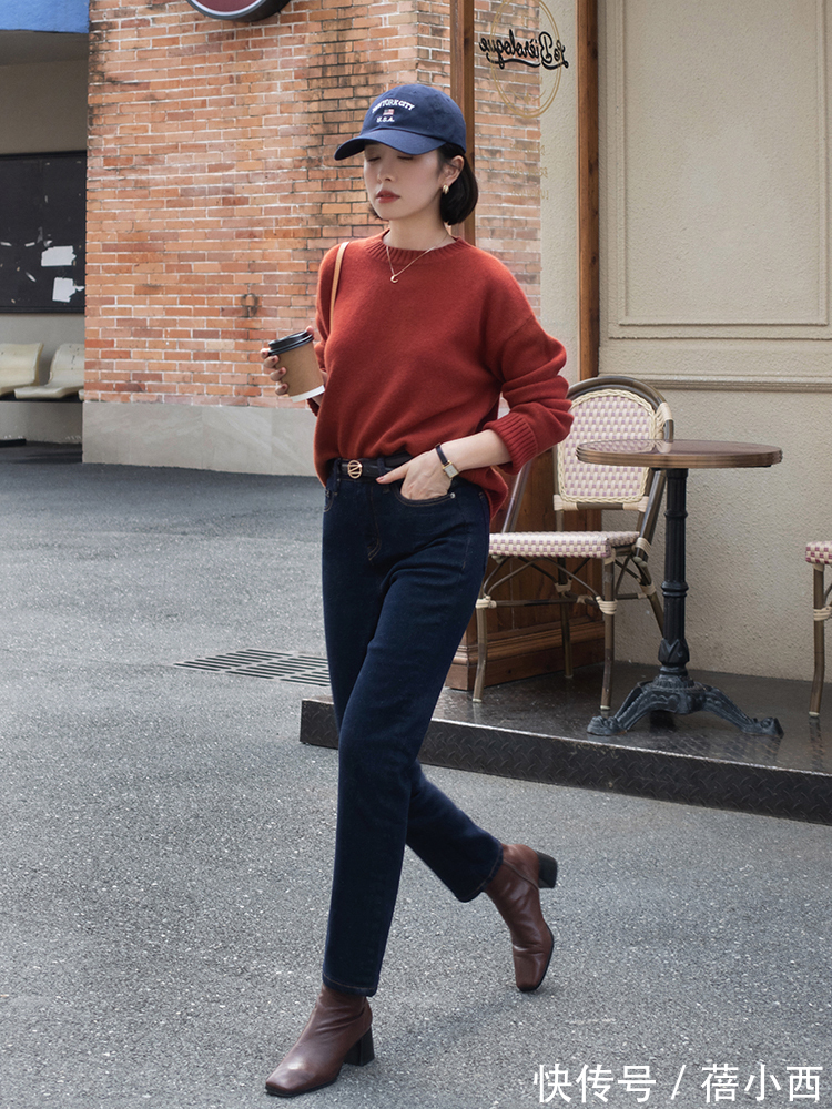 水洗|奔三奔四的女人,还是穿“牛仔裤”最时髦,搭配毛衣、衬衫真高级