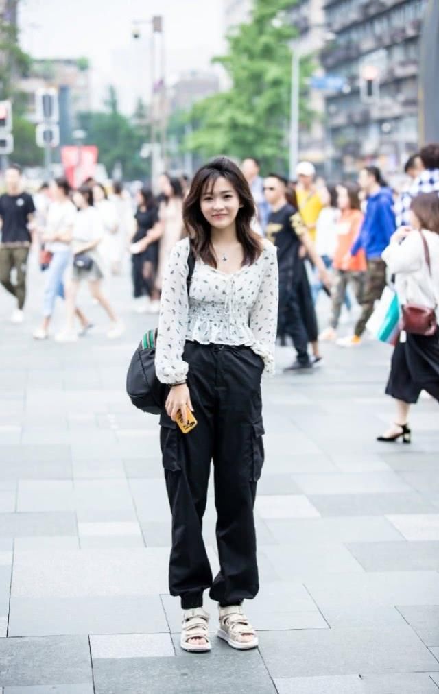 唯美大气显气质让你更有魅力，搭配彰显着青春与活力的气息