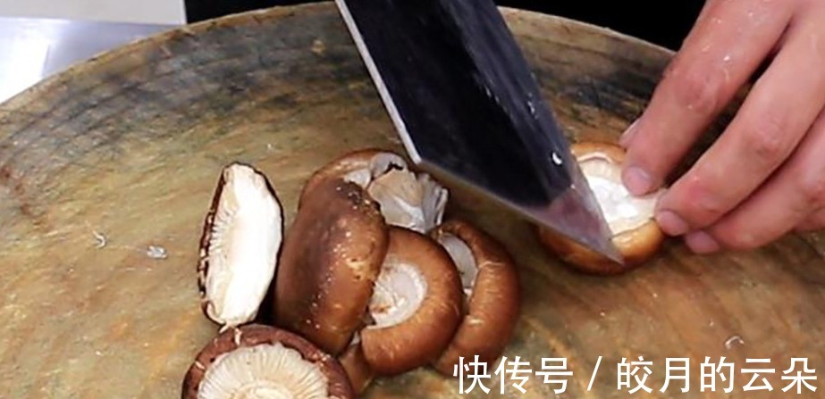 鸭块|鸭肉怎么焖才好吃厨师长教你做法，出锅鲜香四溢，鲜嫩入味！