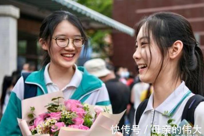 清华大学|儿子考上清华，妈妈得意发了条朋友圈，朋友的评论让她心寒