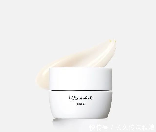 她给粉丝推荐几十块钱的平价产品,浴室里用的却是万元面霜?