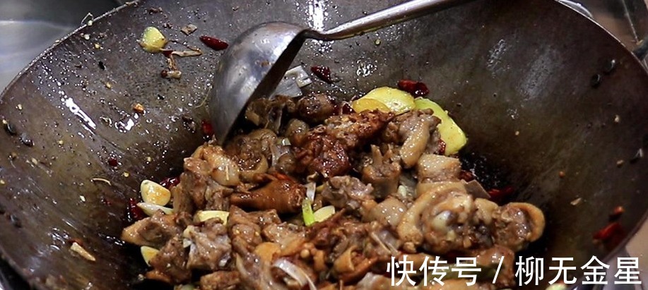 厨师长教你在家炖大鹅,一罐啤酒,一碗香料,鲜嫩脱骨,香辣入味!