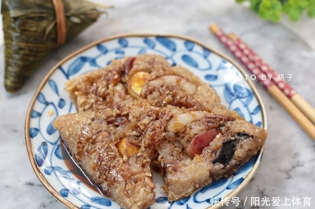 粽子太多吃不完,试试新吃法,既是主食也是小吃,上桌孩子抢着要!
