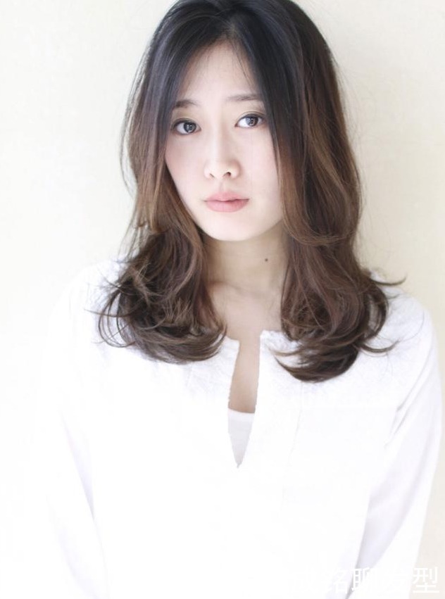 发质 适合四十岁女人的发型，第一类减龄，第二类成熟，第三类之行优雅