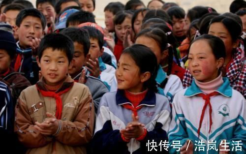 补课|家长:请停止九年义务教育,网友:你们谁为农村的学生考虑过?