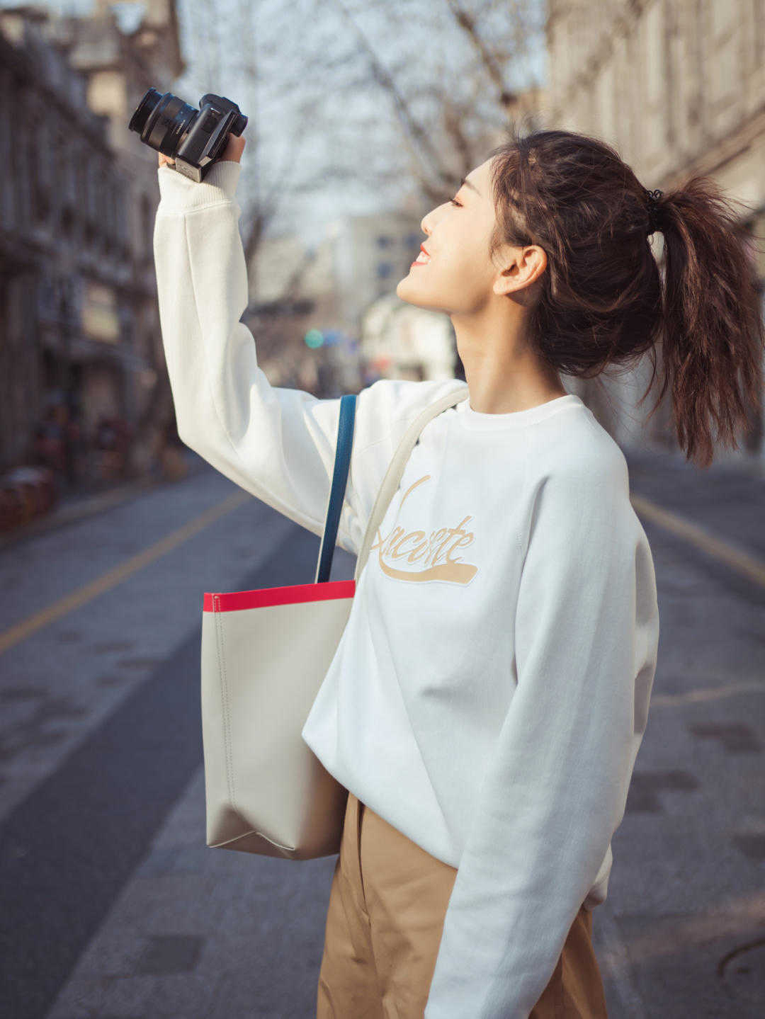 穿搭|秋天风头不减的风衣，里面搭配这几款，时髦又百搭