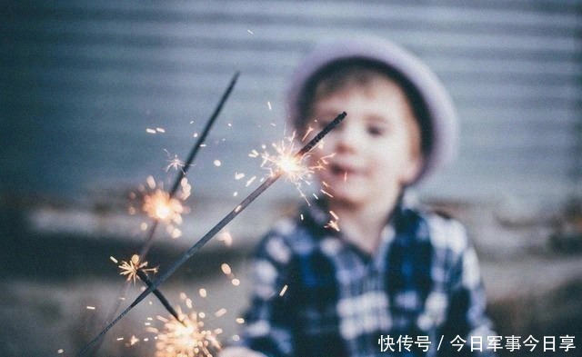 溜须拍马|这3种孩子大多是“假聪明”,长大后多半没出息,家长还沾沾自喜