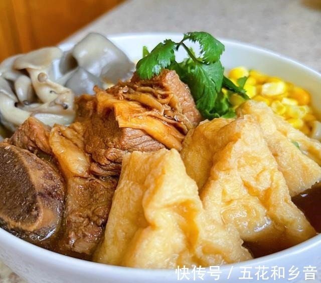 红烧牛肉面,十分钟快手午餐,汤鲜料足!