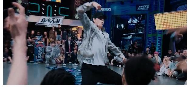 王一博|街舞隊長battle太燃了，王一博被贊巔峰，張藝興高難度跪膝