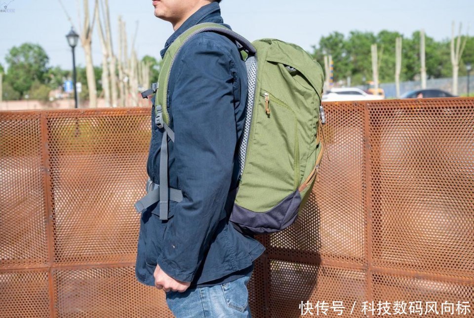 多特w更适合步行者的背包,让日常通勤更轻松,多特Walker通勤包体验