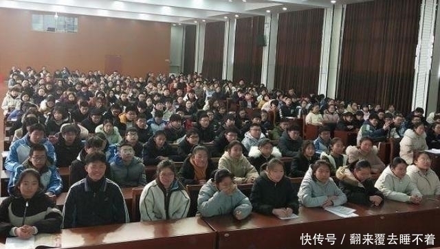 学习成绩|“请倒数第一名家长发言”,孩子妈妈高情商回答,让老师脸红道歉