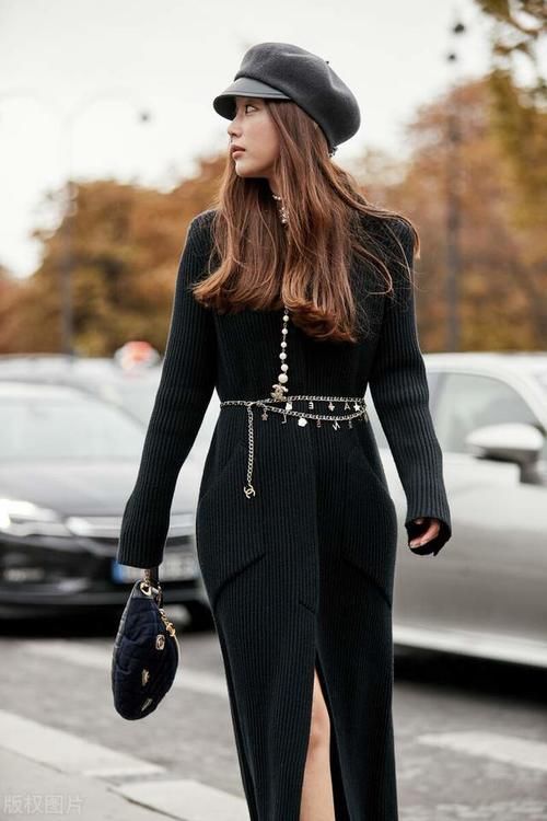 不费力的高级感，一条腰链轻松搞定，早春穿搭可别少了它