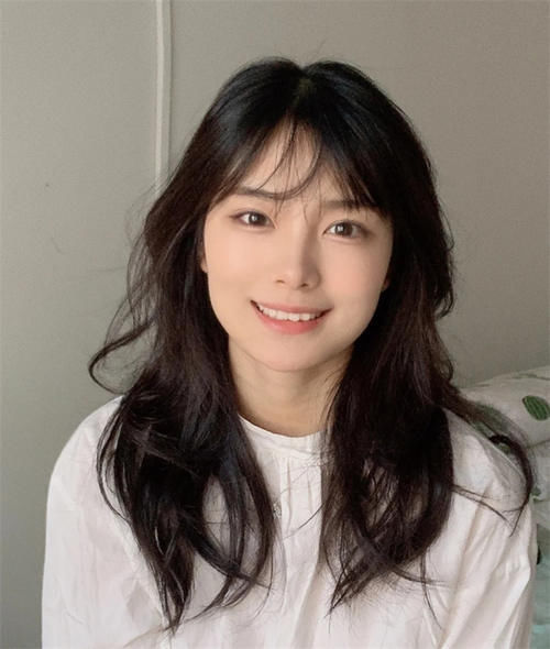 方形脸 方脸的女生适合什么发型、穿搭?送你一份形象指南,够用四五年了