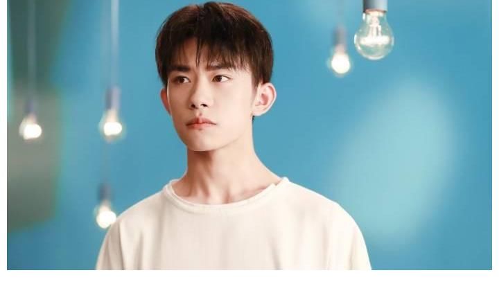 宝藏男孩|吴磊有多可爱?节目中模仿狗狗,逗得赵丽颖差点笑喷!